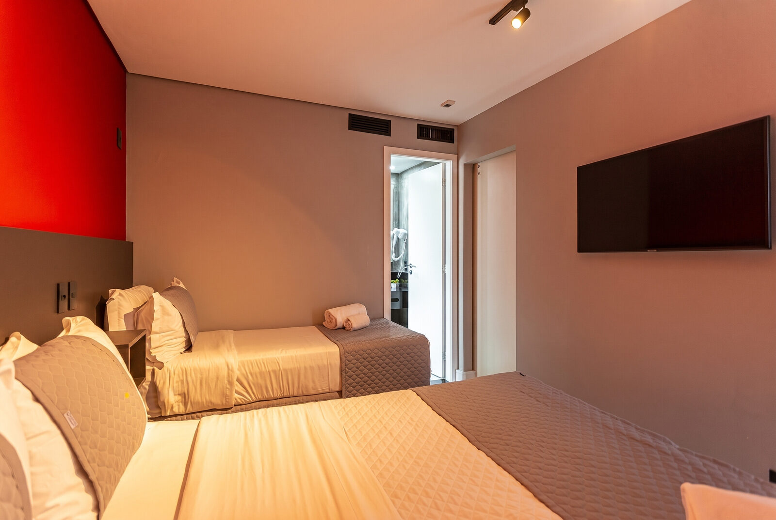 Apartamento 1 Quarto (Queen + Solteiro) e Sala com Sofá-cama 36